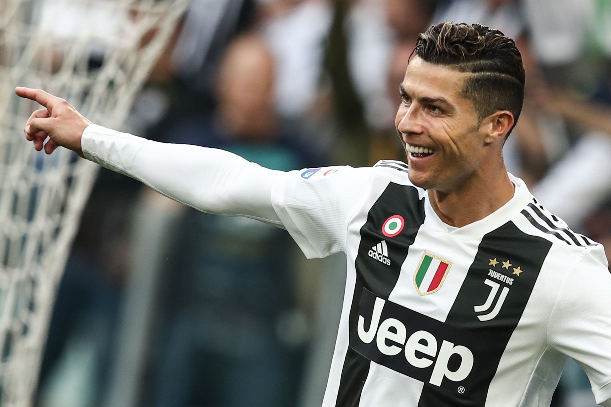 Tại sao Ronaldo rời Juventus? Nguyên nhân cho sự rời đi của siêu sao người Bồ - Vé Bóng Đá Online